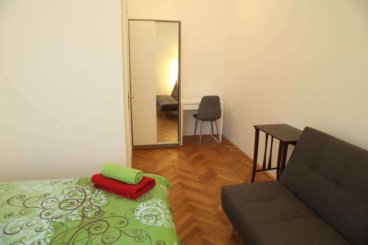 Hotel Writer'S Place Lubiana Esterno foto
